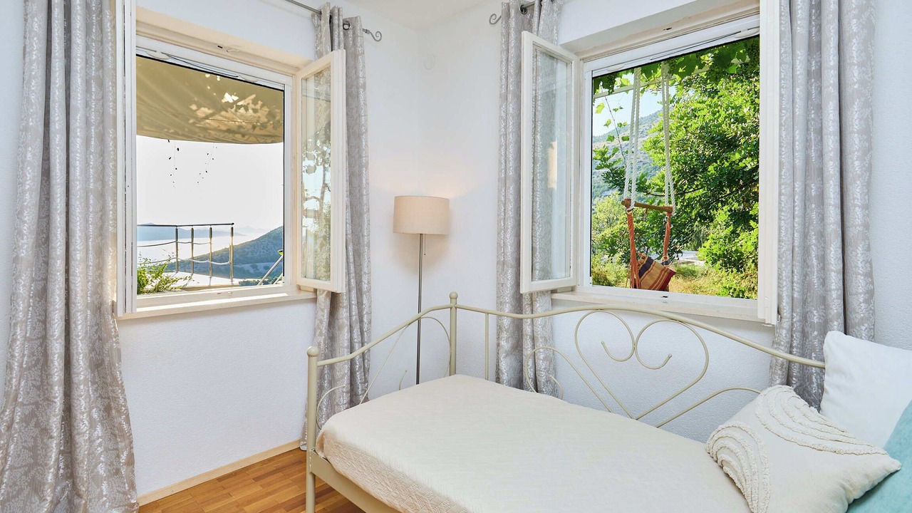 Photo of Bedroom in Brsecine