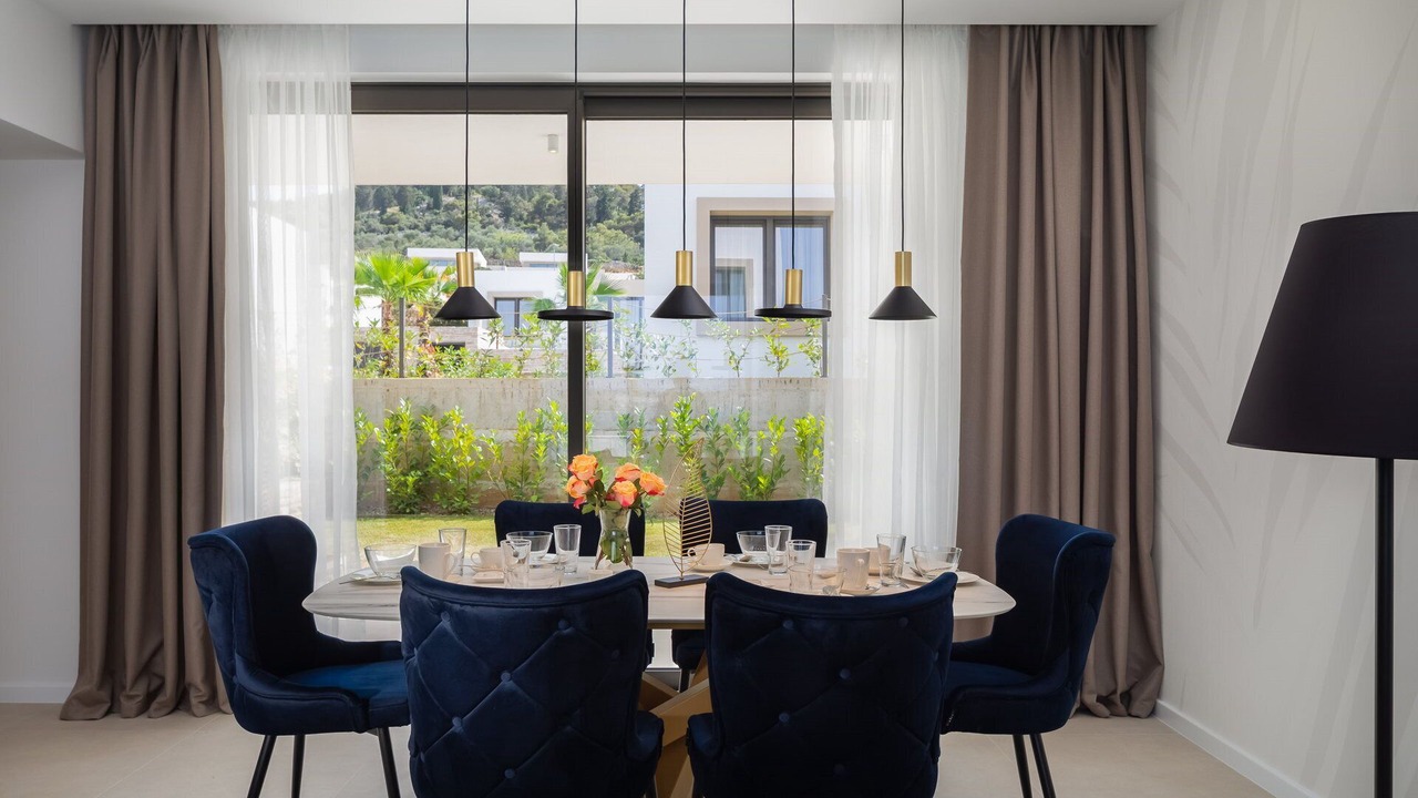 Photo of Others in Tkon