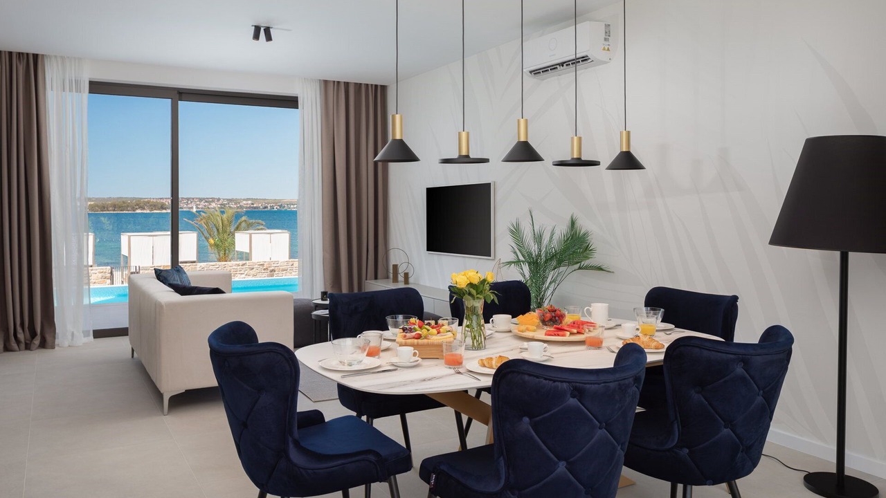 Photo of Others in Tkon