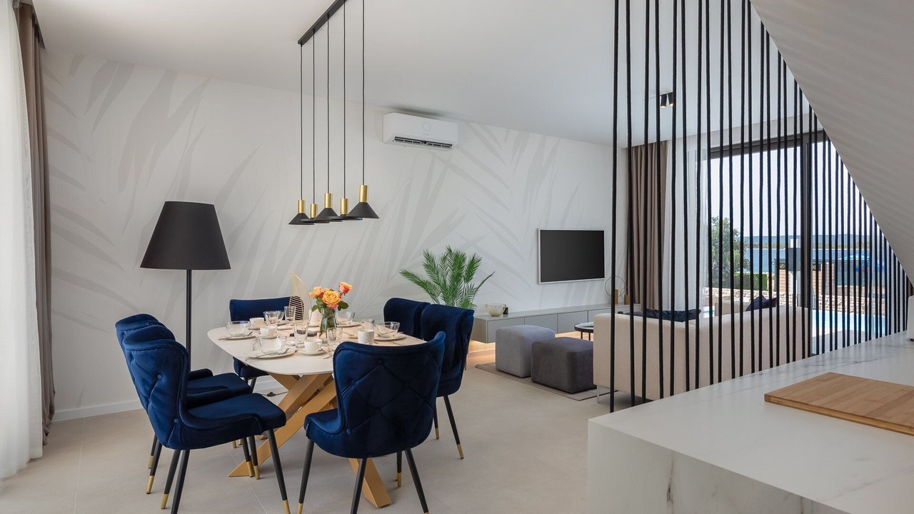 Photo of Others in Tkon