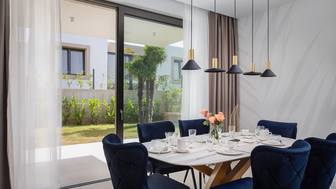 Photo of Others in Tkon