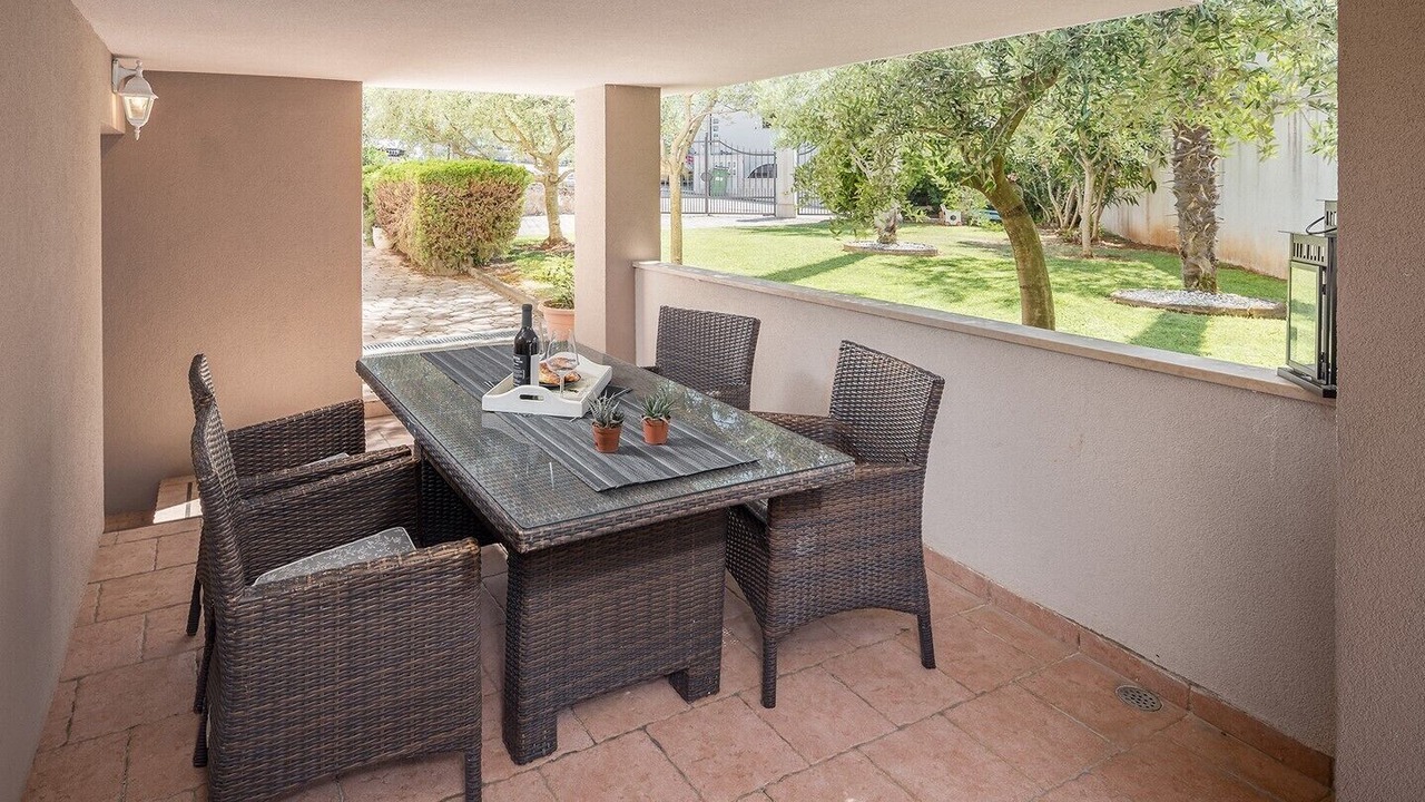 Photo of Outdoor in Spadici