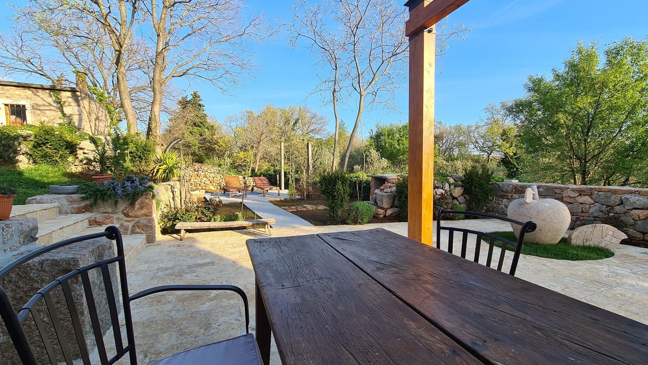 Photo of Outdoor in Seline