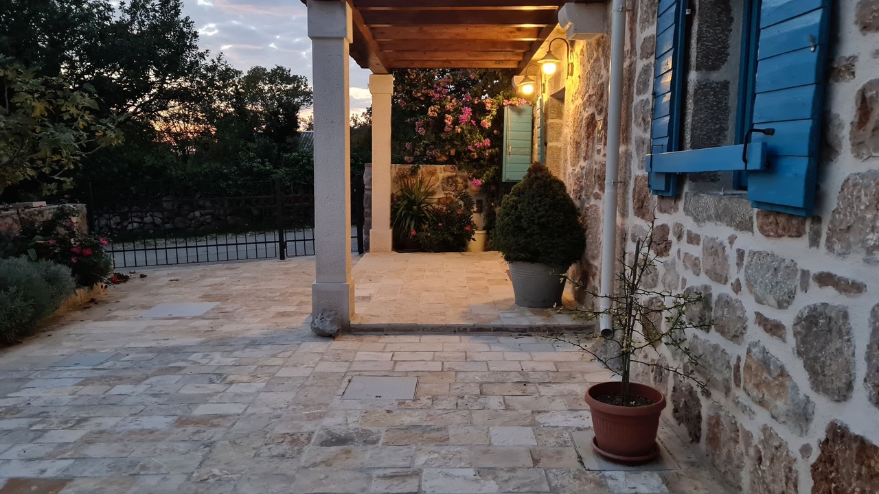 Photo of Outdoor in Seline