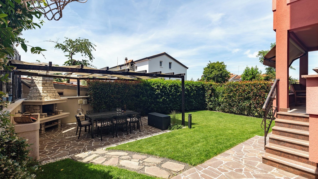 Photo of Outdoor in Spadici