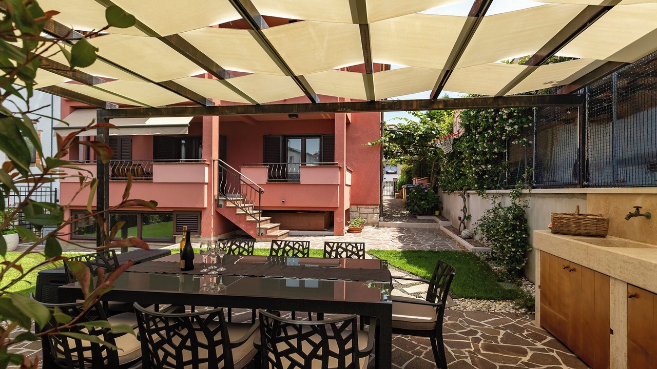 Photo of Outdoor in Spadici