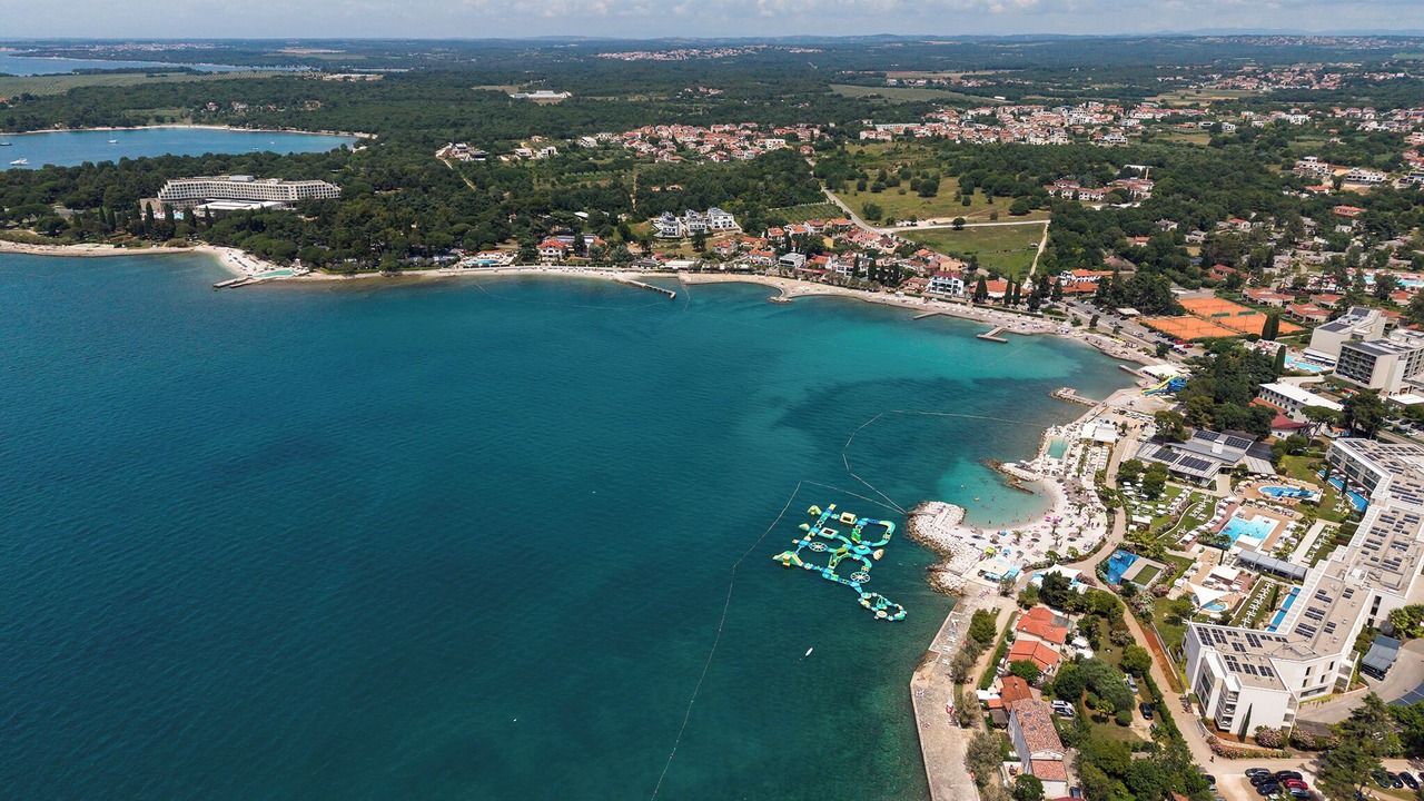 Photo of Outdoor in Spadici