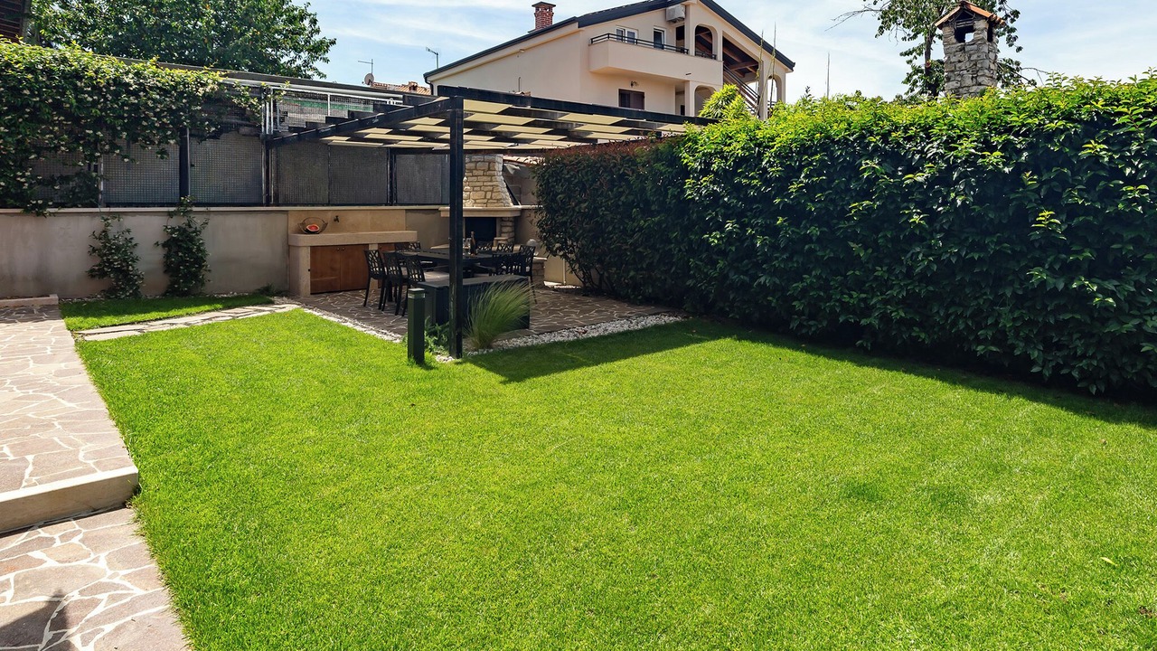 Photo of Outdoor in Spadici
