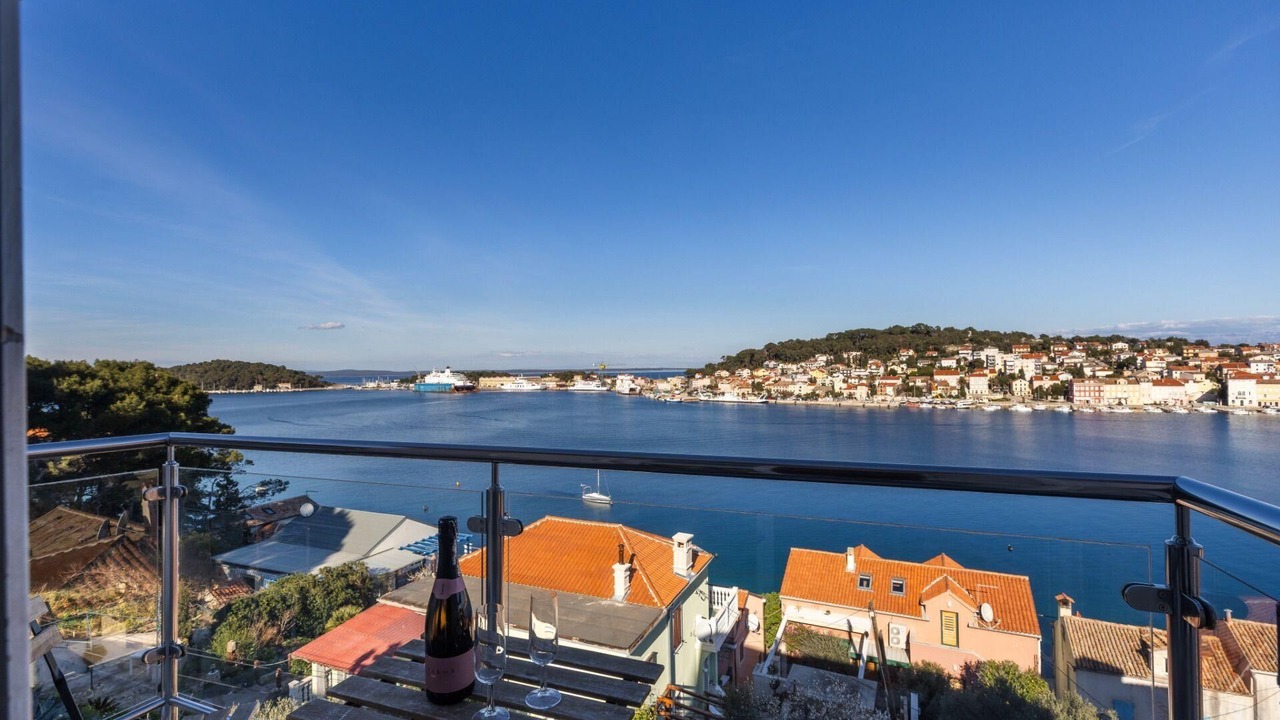 Photo of Outdoor in Cove Murtar