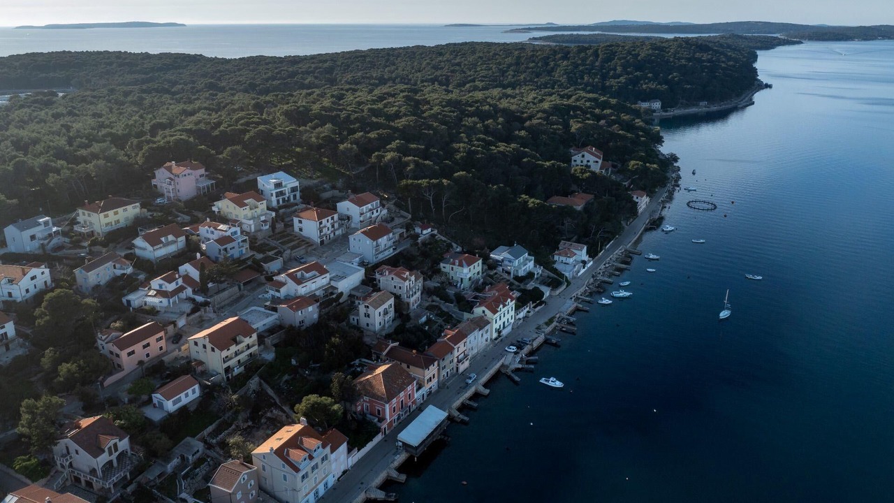 Photo of Outdoor in Cove Murtar