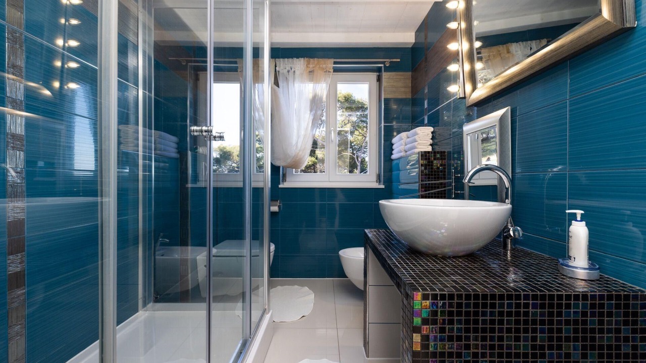 Photo of Bathroom in Cove Murtar