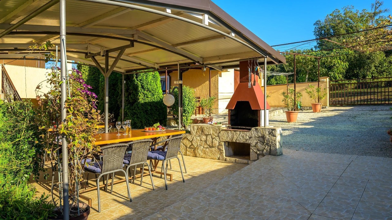 Photo of Outdoor in Stinjan