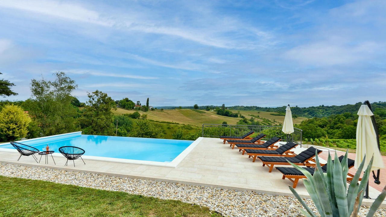 Photo of Outdoor in Krasic