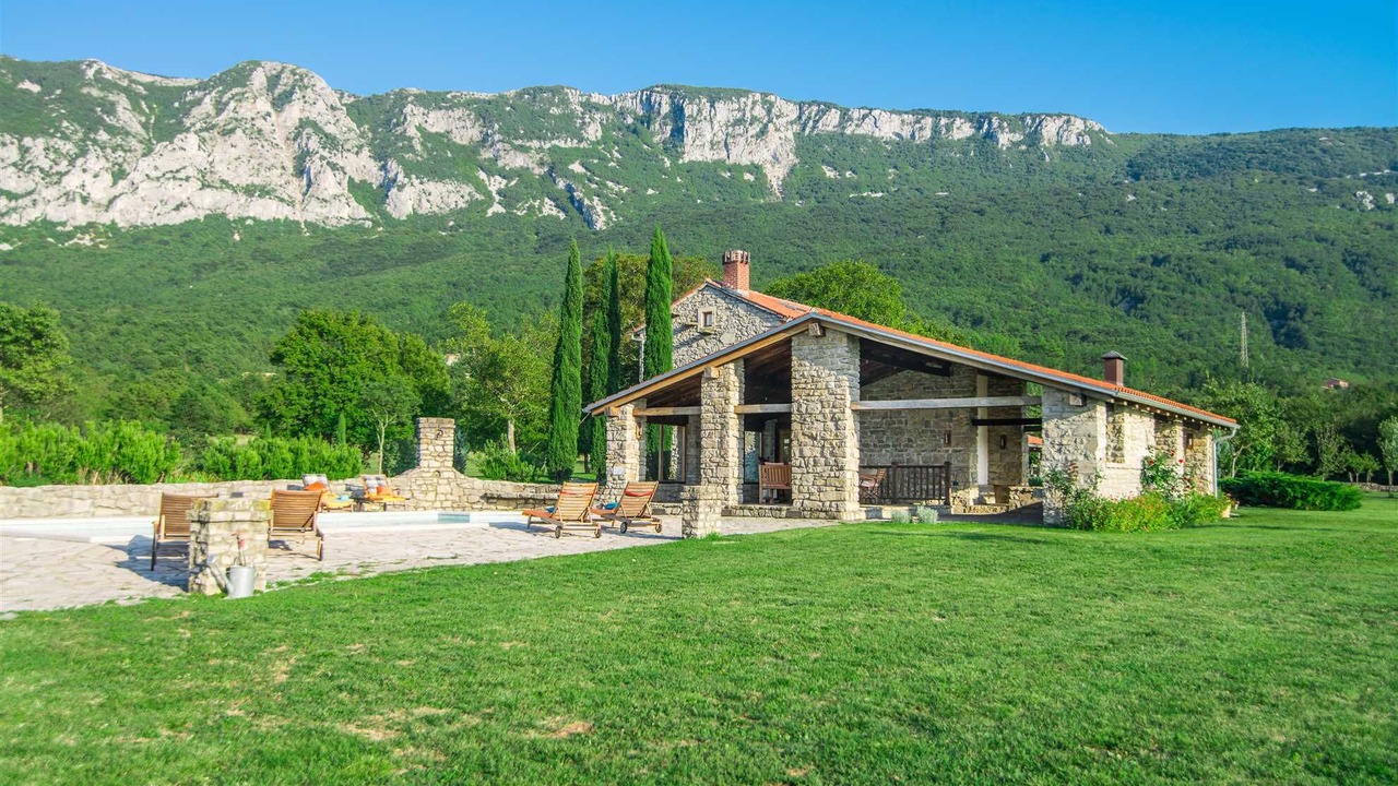 Photo of Outdoor in Plomin