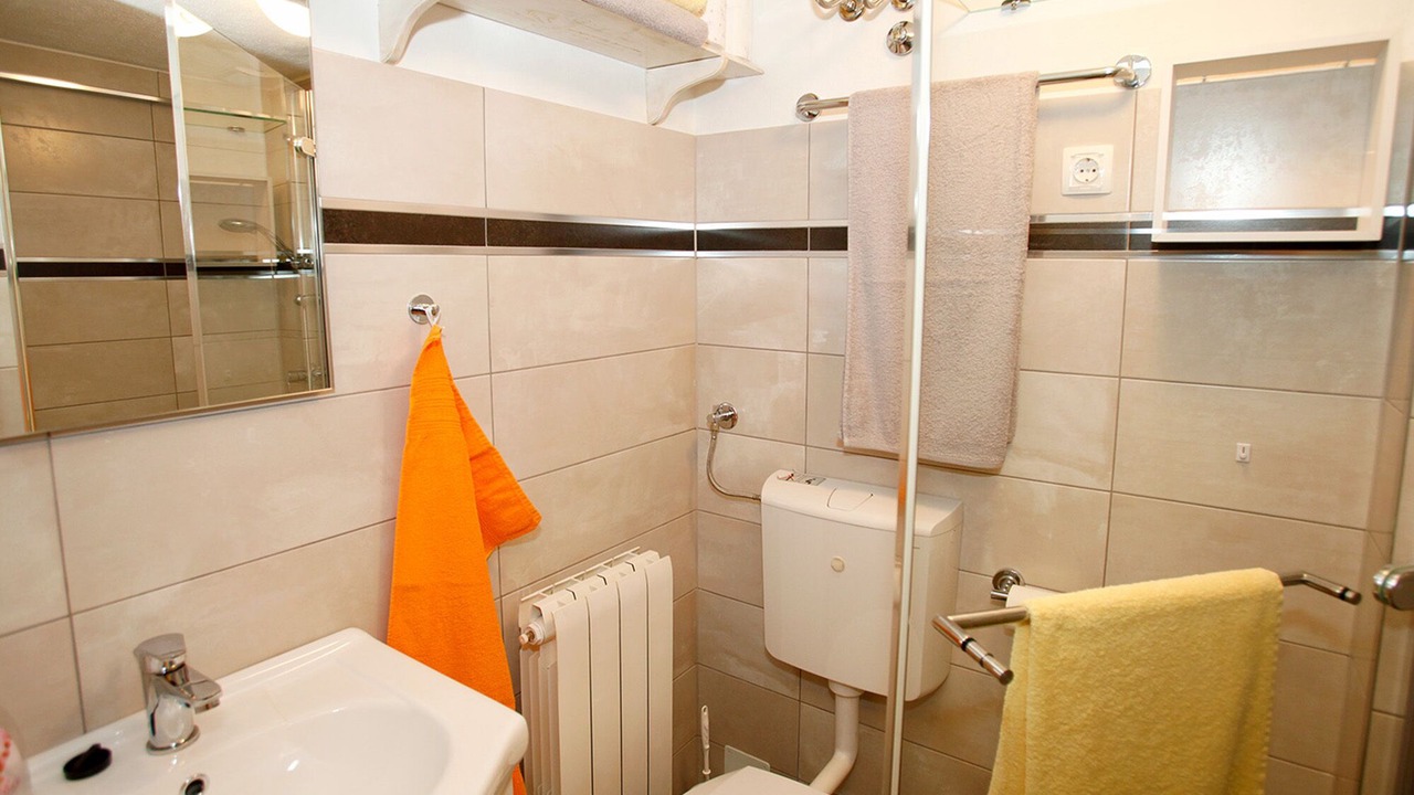 Photo of Bathroom in Sarsoni
