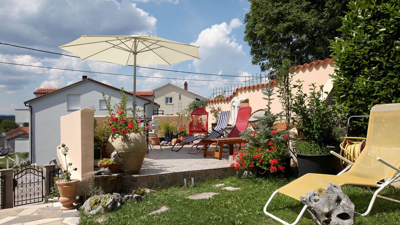 Photo of Patio Balcony in Sarsoni