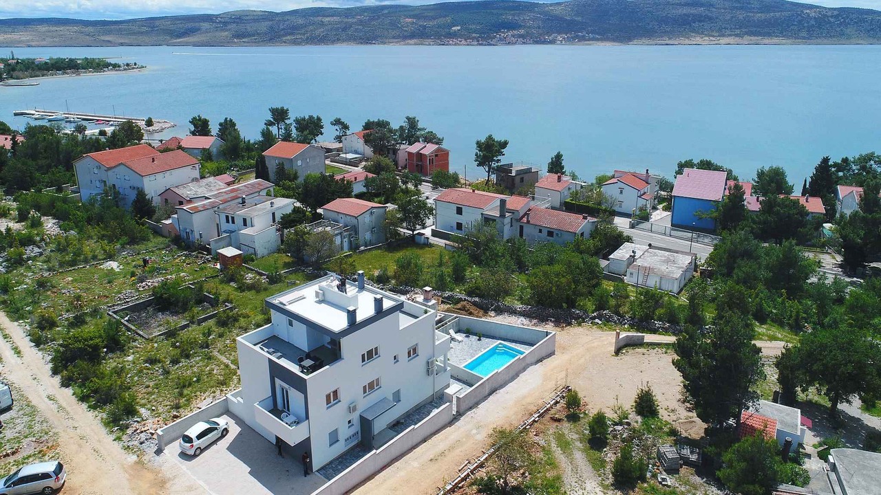 Photo of Outdoor in Seline