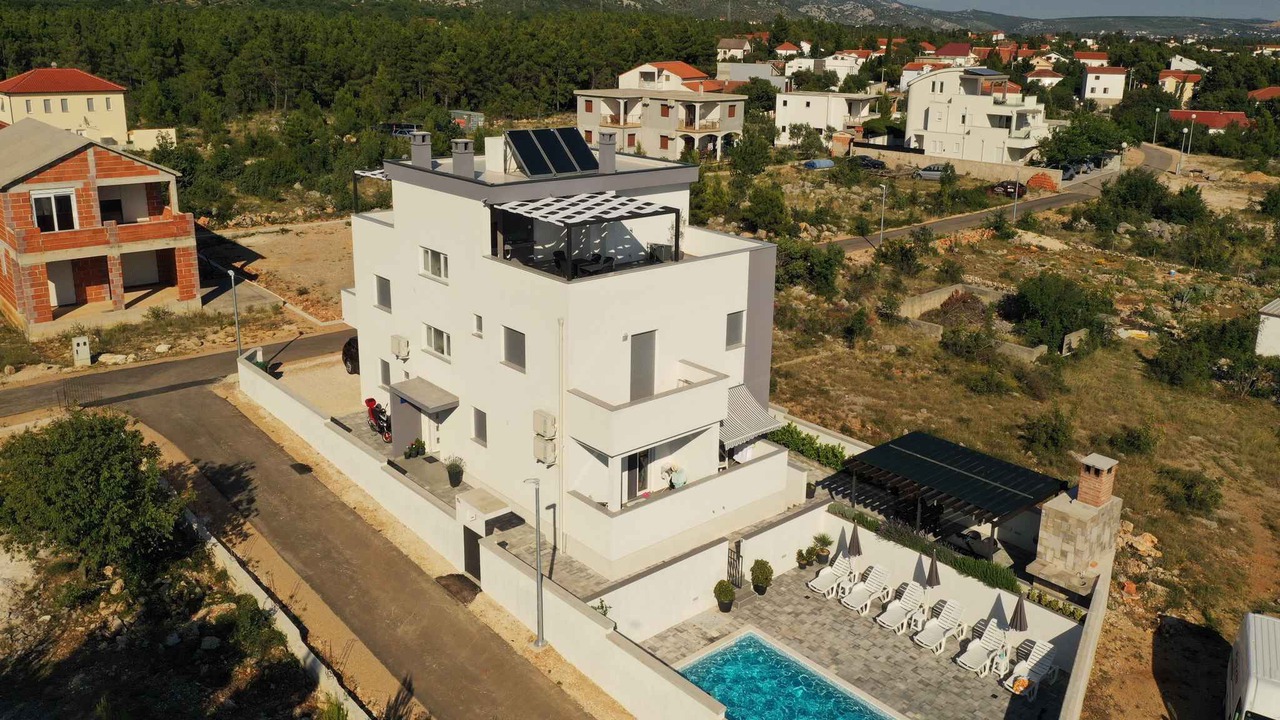 Photo of Outdoor in Seline