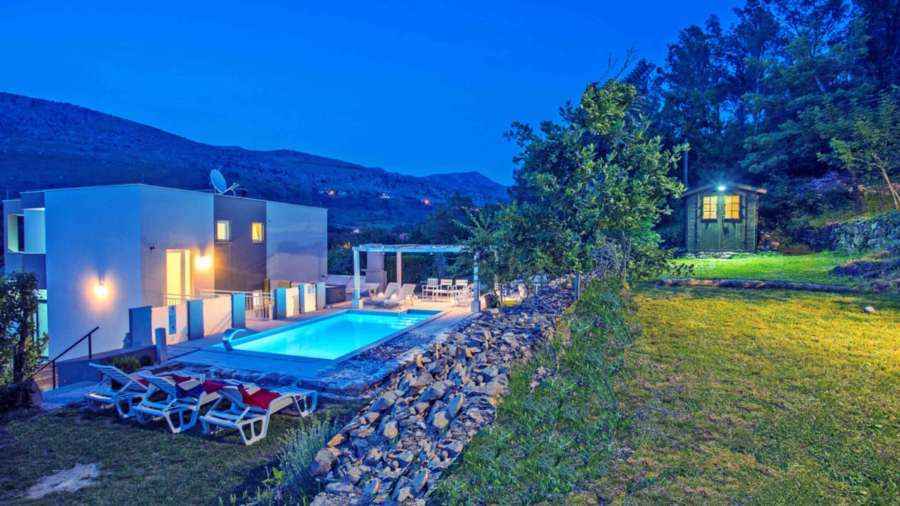 Photo of Outdoor in Srinjine