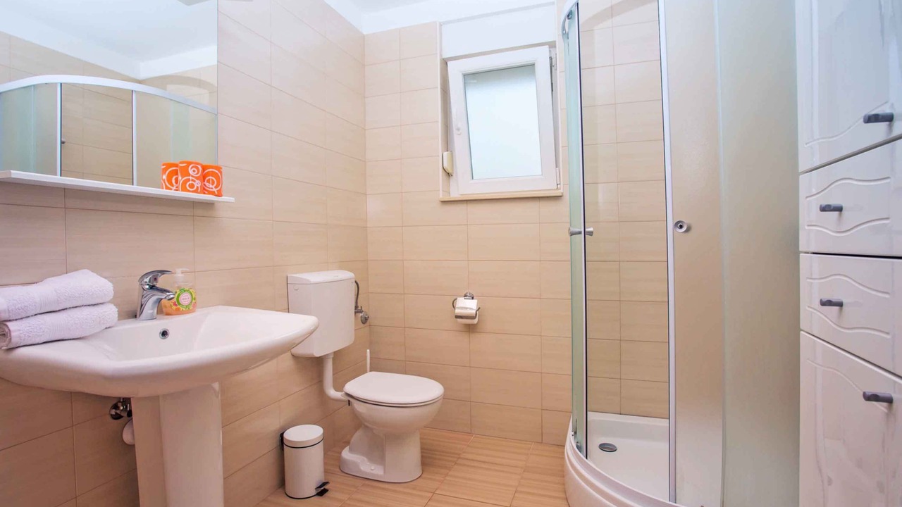 Photo of Bathroom in Srinjine