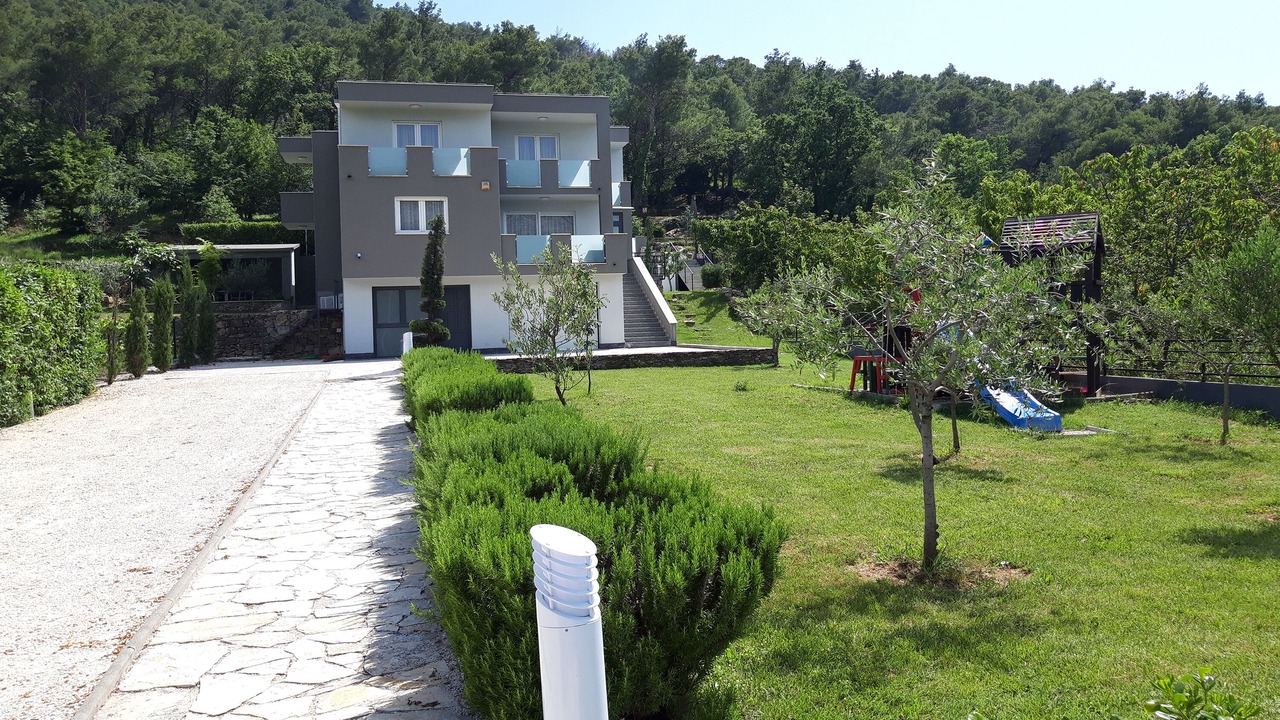 Photo of Outdoor in Srinjine