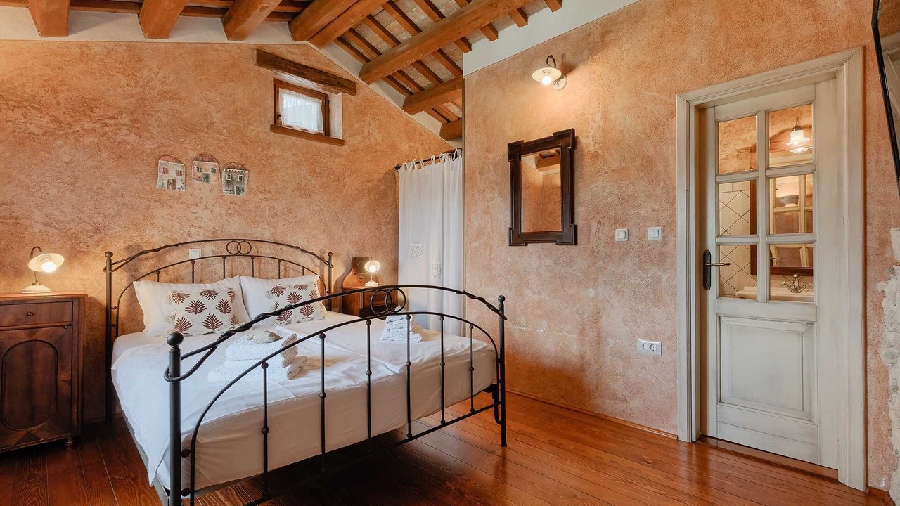 Photo of Bedroom in Trget