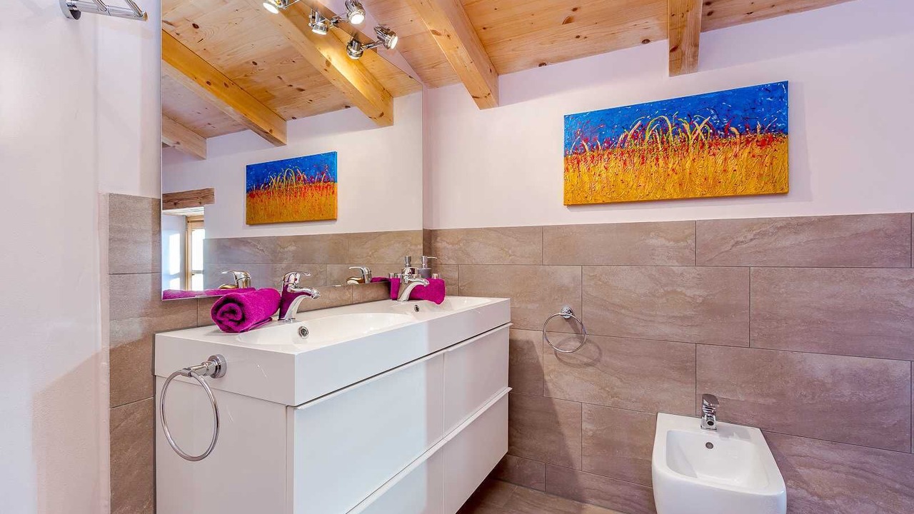 Photo of Bathroom in Sisan