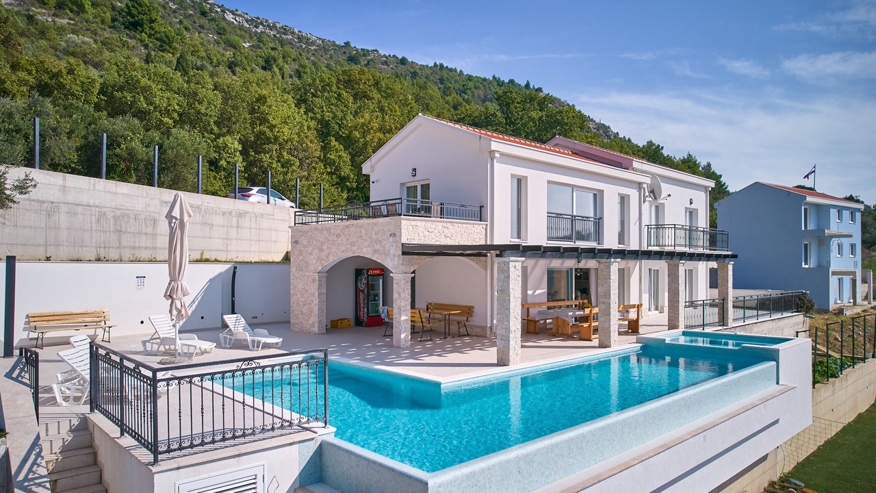 Photo of Outdoor in Kremena