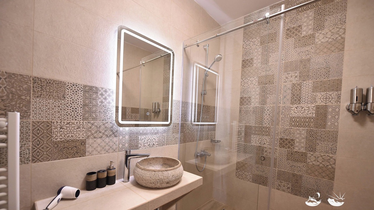 Photo of Bathroom in Mamaia-Sat