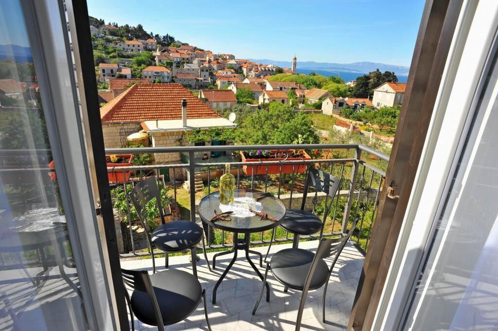 Photo of Patio Balcony in Sutivan