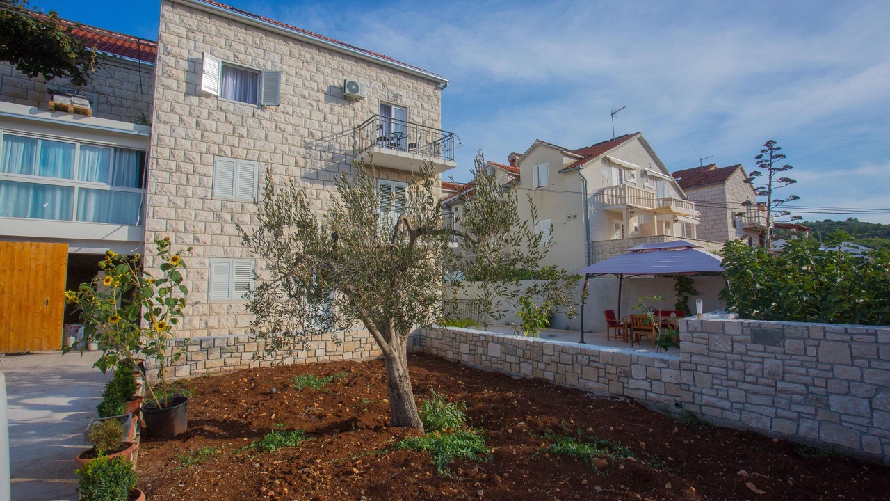 Photo of Outdoor in Sutivan