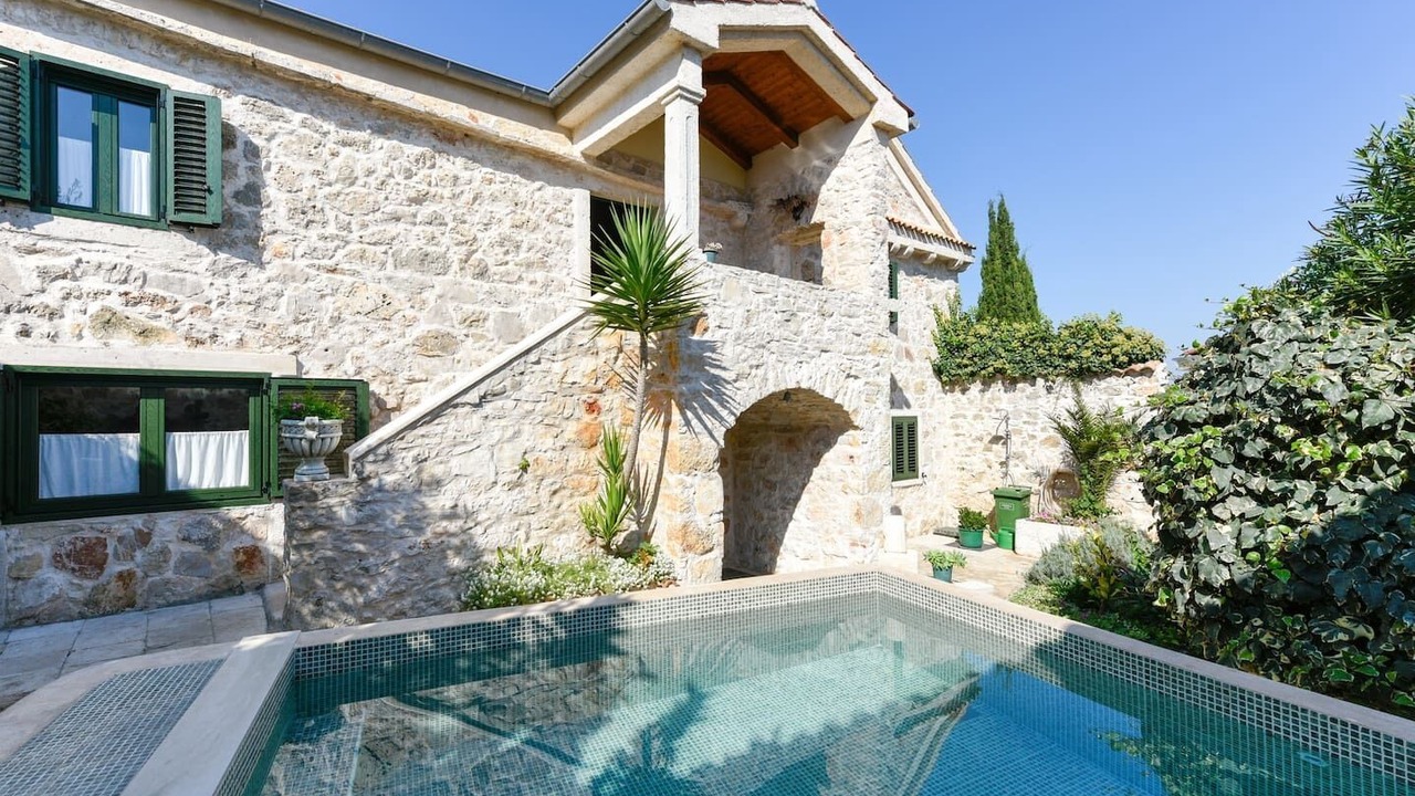 Photo of Outdoor in Banj