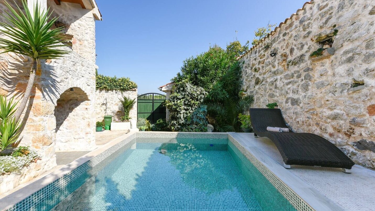 Photo of Outdoor in Banj