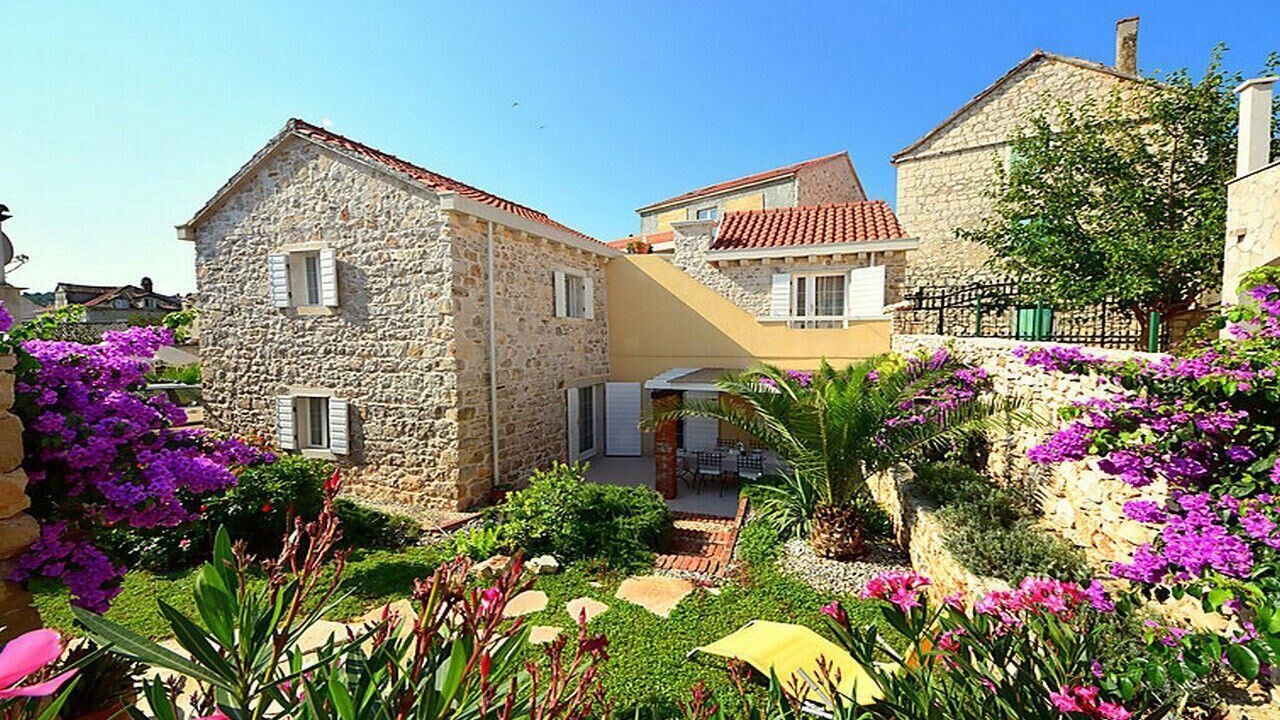 Photo of Outdoor in Sutivan