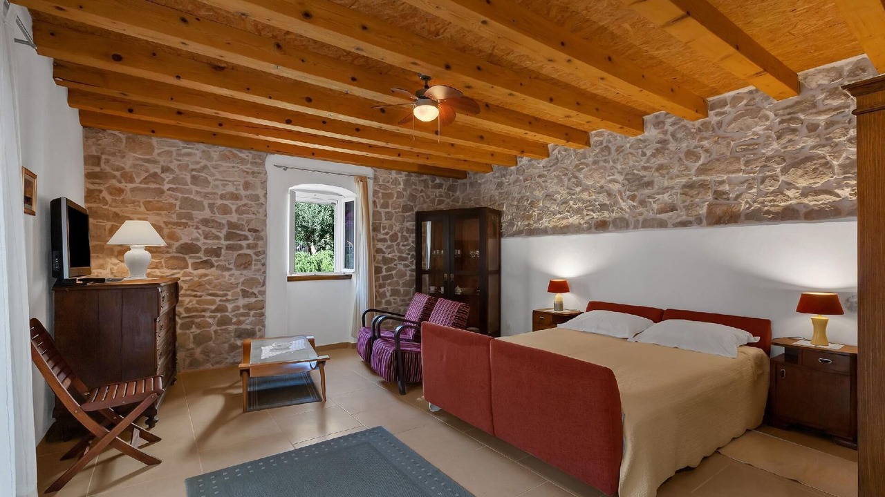 Photo of Bedroom in Sutivan