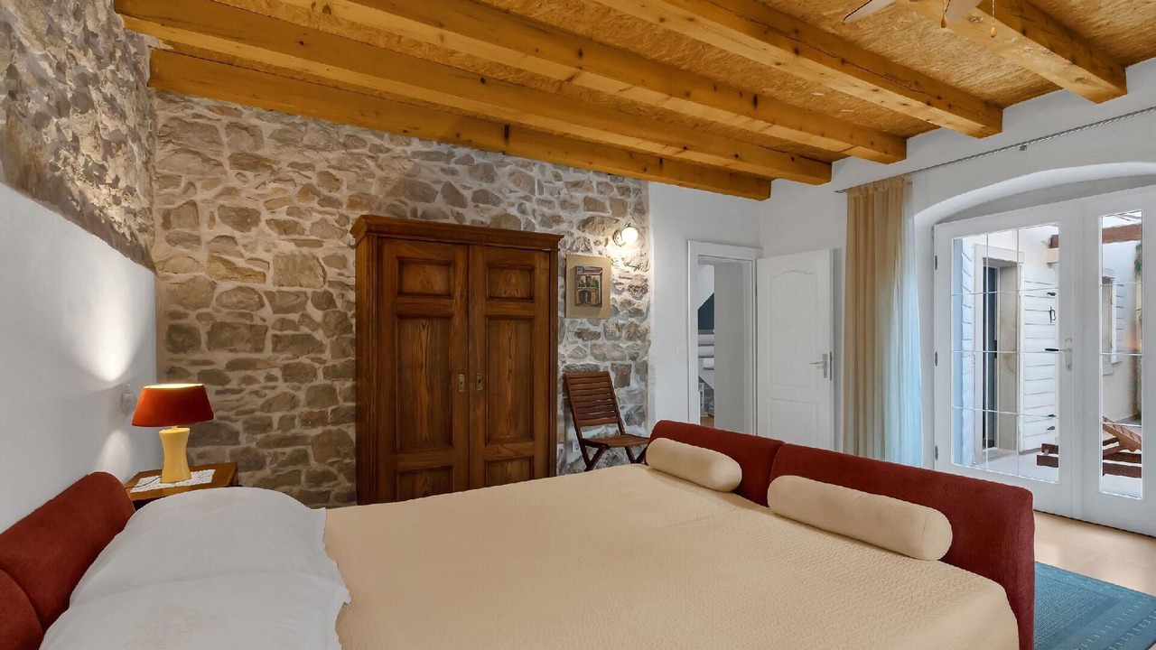 Photo of Bedroom in Sutivan