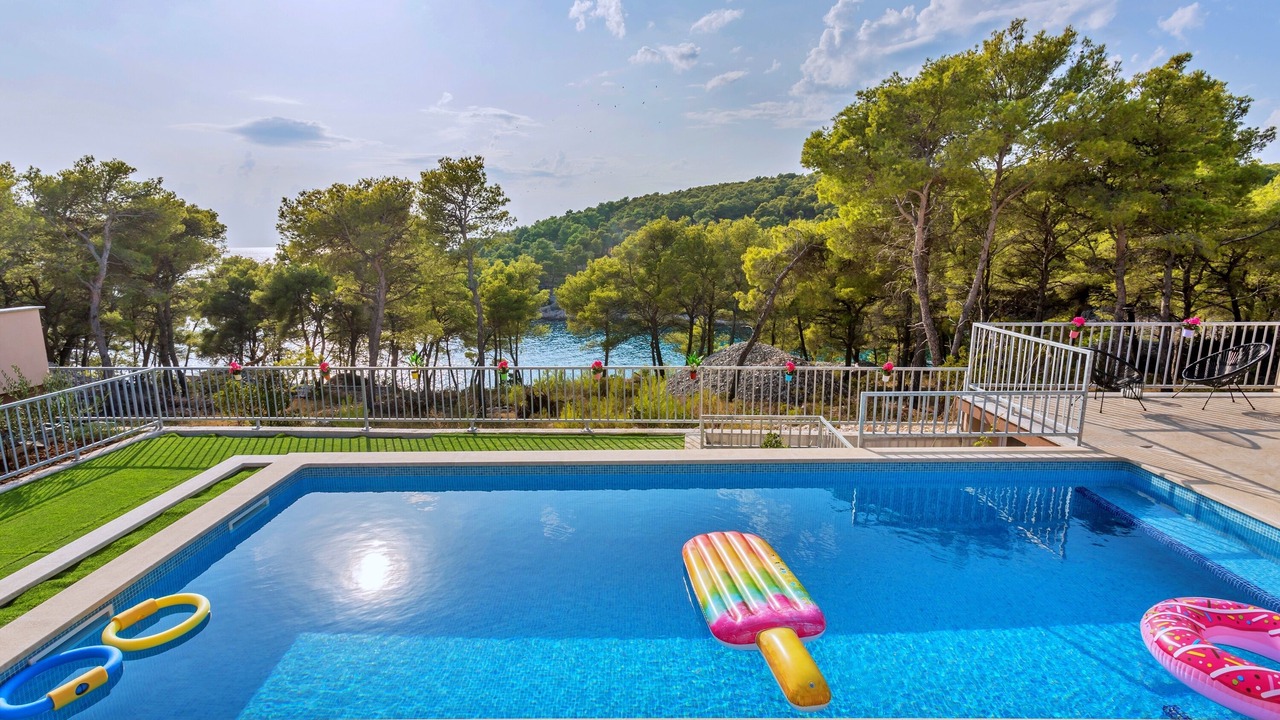 Photo of Outdoor in Cove Osibova (Milna)