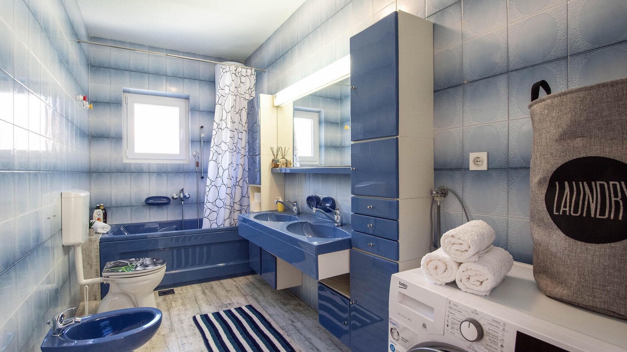 Photo of Bathroom in Srinjine