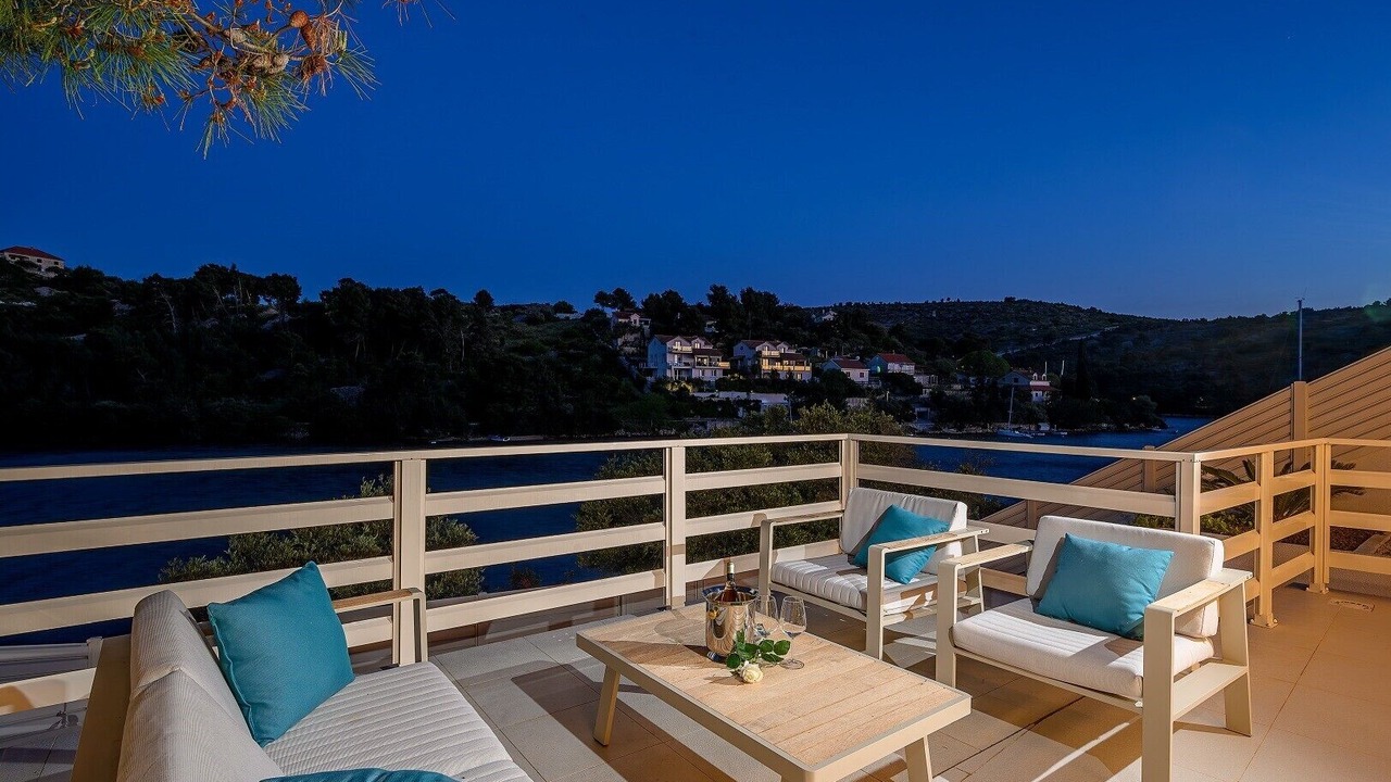 Photo of Patio Balcony in Sutivan