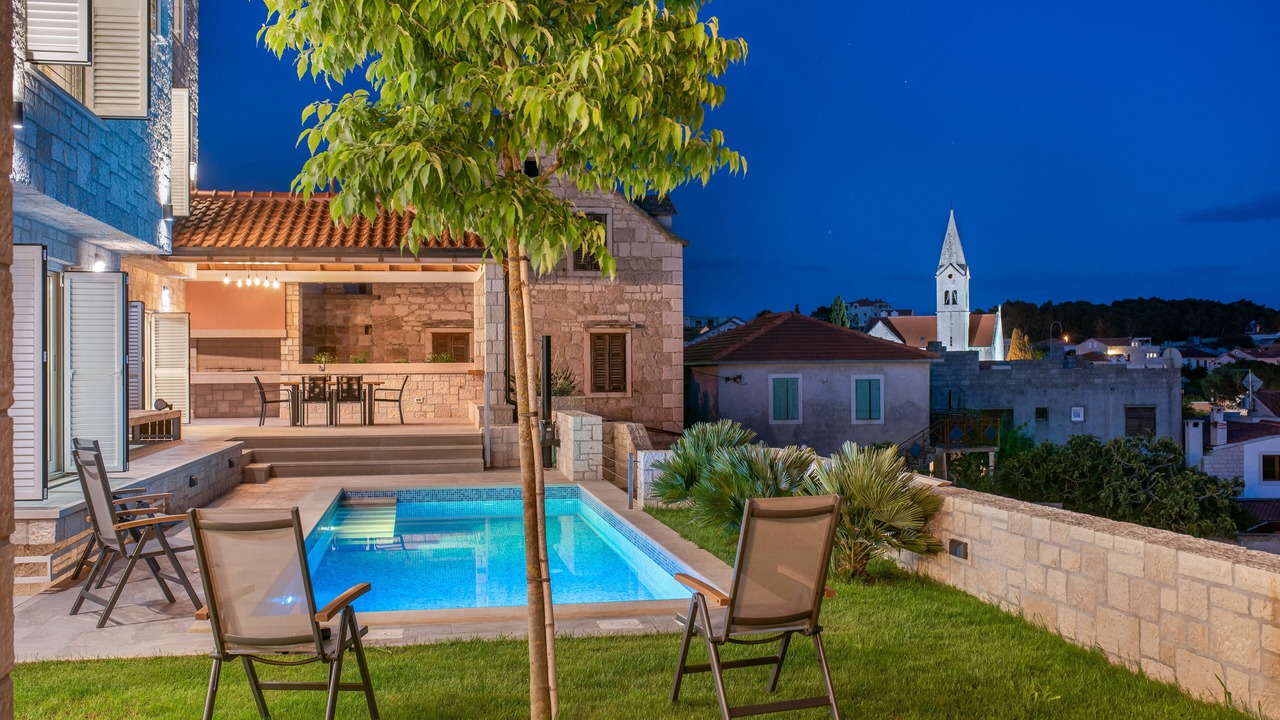 Photo of Outdoor in Sumartin