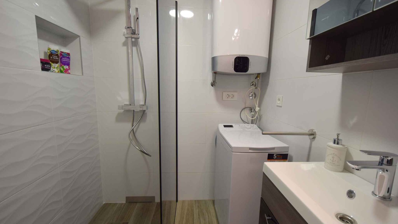 Photo of Bathroom in Porat