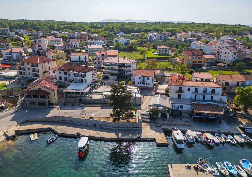 Photo of Others in Porat