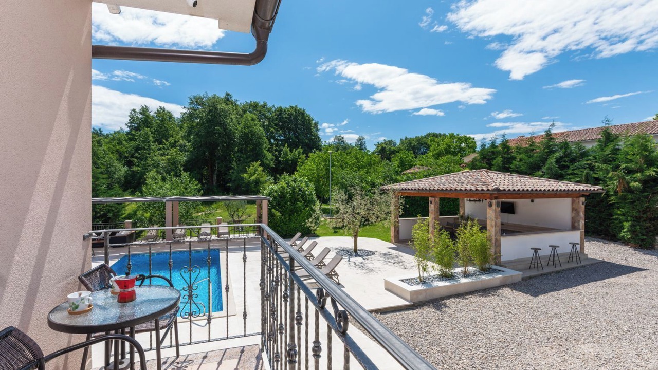 Photo of Outdoor in Pican