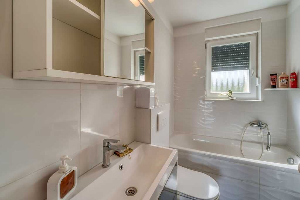 Photo of Bathroom in Porat