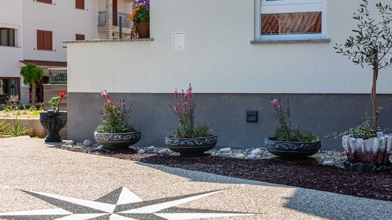 Photo of Outdoor in Porat