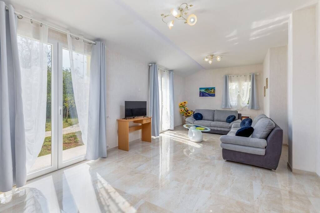 Photo of Livingroom in Krmed