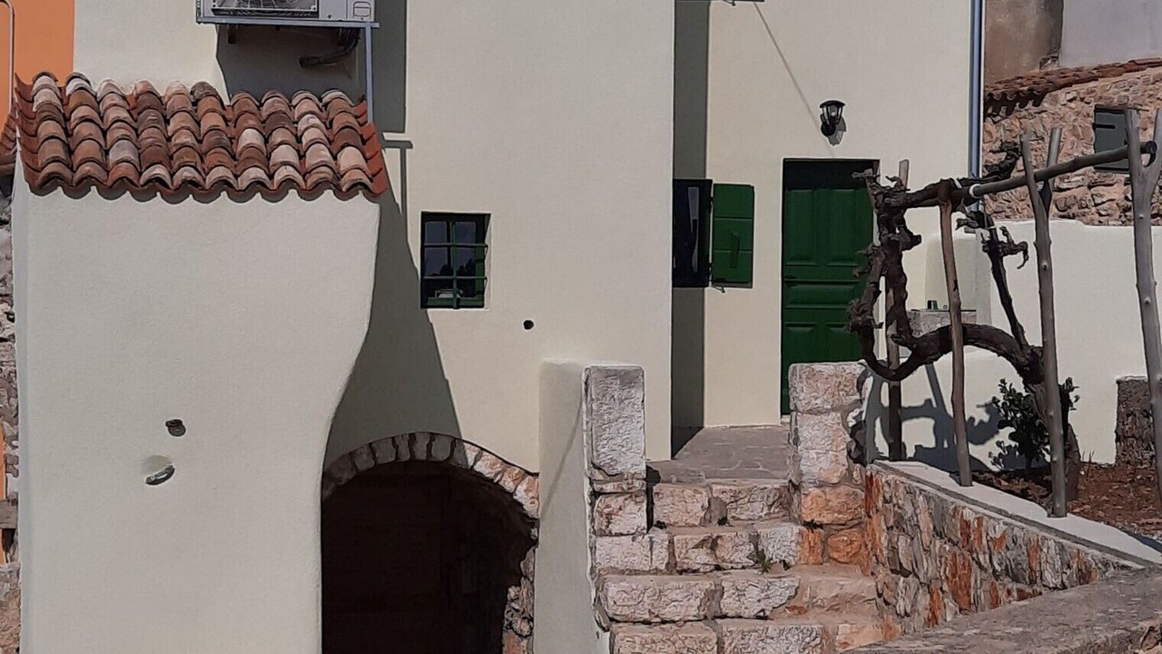 Photo of Outdoor in Cres