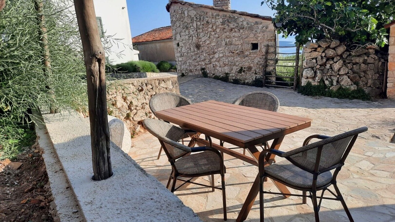 Photo of Outdoor in Cres