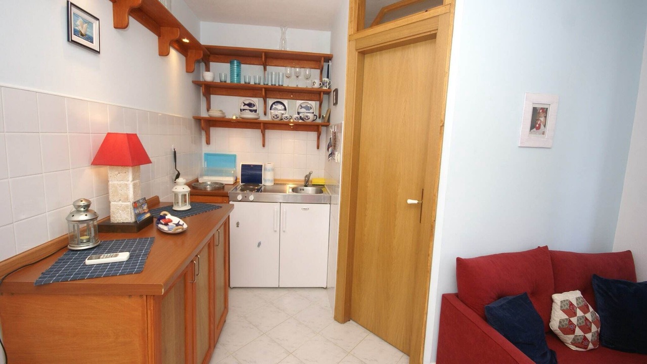 Photo of Others in Vis