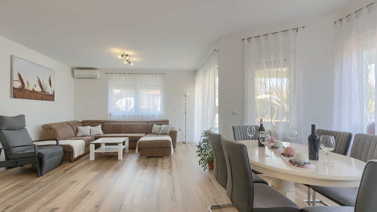 Photo of Others in Radini